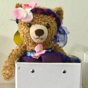 Als Fee verkleideter Teddybär